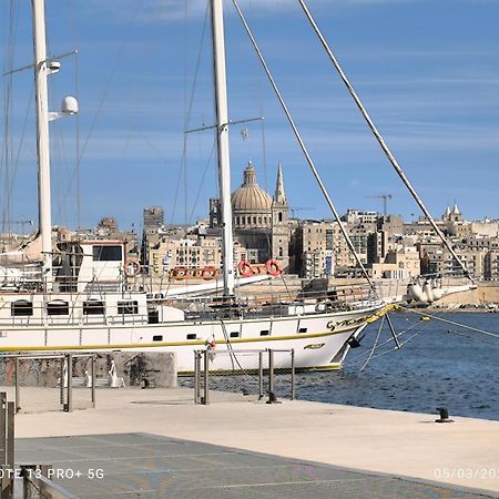 One Bedroom Tea Apartment Il-Gzira Exterior photo
