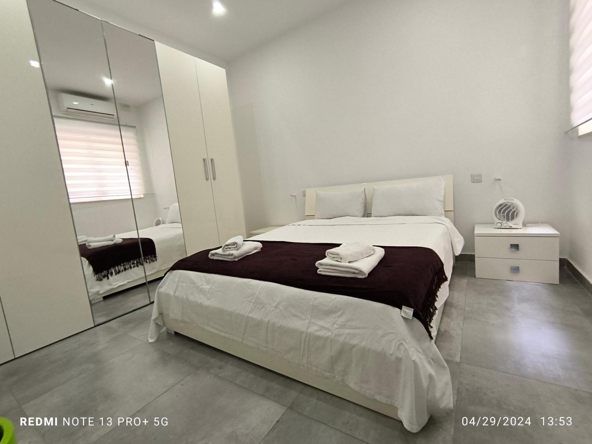 One Bedroom Tea Apartment Il-Gzira Exterior photo