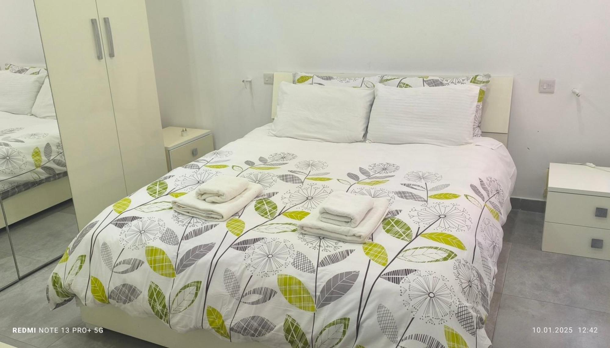 One Bedroom Tea Apartment Il-Gzira Exterior photo
