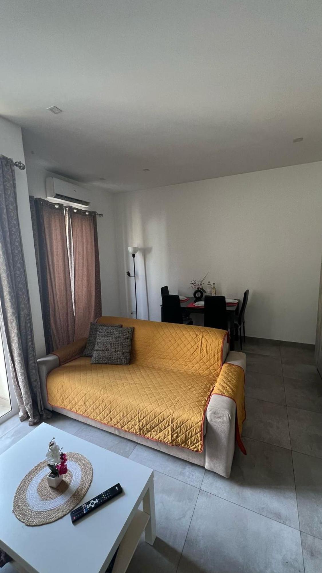 One Bedroom Tea Apartment Il-Gzira Exterior photo